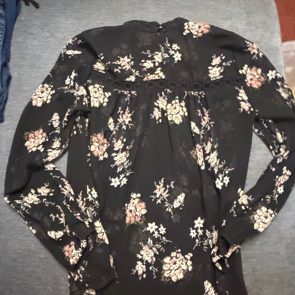 Lucky Brand Black Floral Sheer Chiffon Blouse Crochet Lace High Neck Small